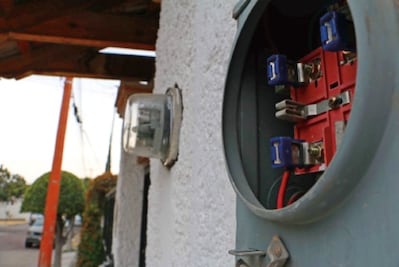 En un año, CFE capta 2 mil   casos de servicio irregular 