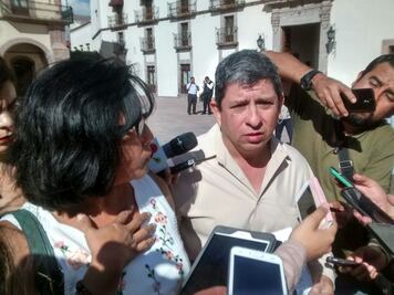 Investigará activista pensiones de diputados locales