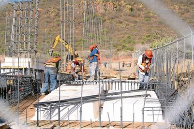 Genera CMIC 10 mil fuentes de empleo al año, aseguran