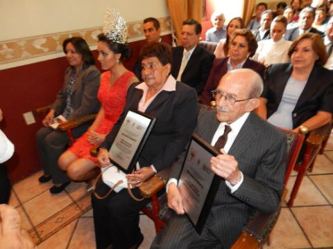 Entregan presea a sanjuanenses 