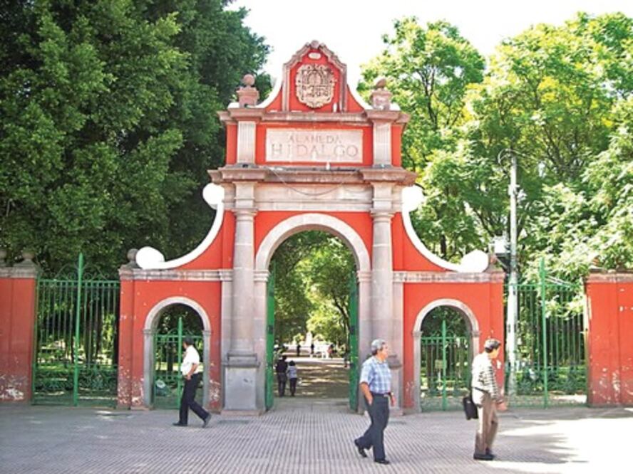 Descartan presencia de ambulantes en la Alameda