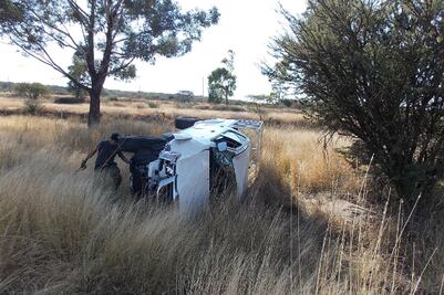 Vuelca camioneta al incorporarse a B. Quintana