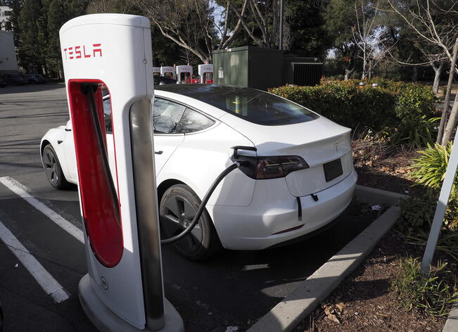 Querétaro gana con la llegada de Tesla, dice Marco del Prete