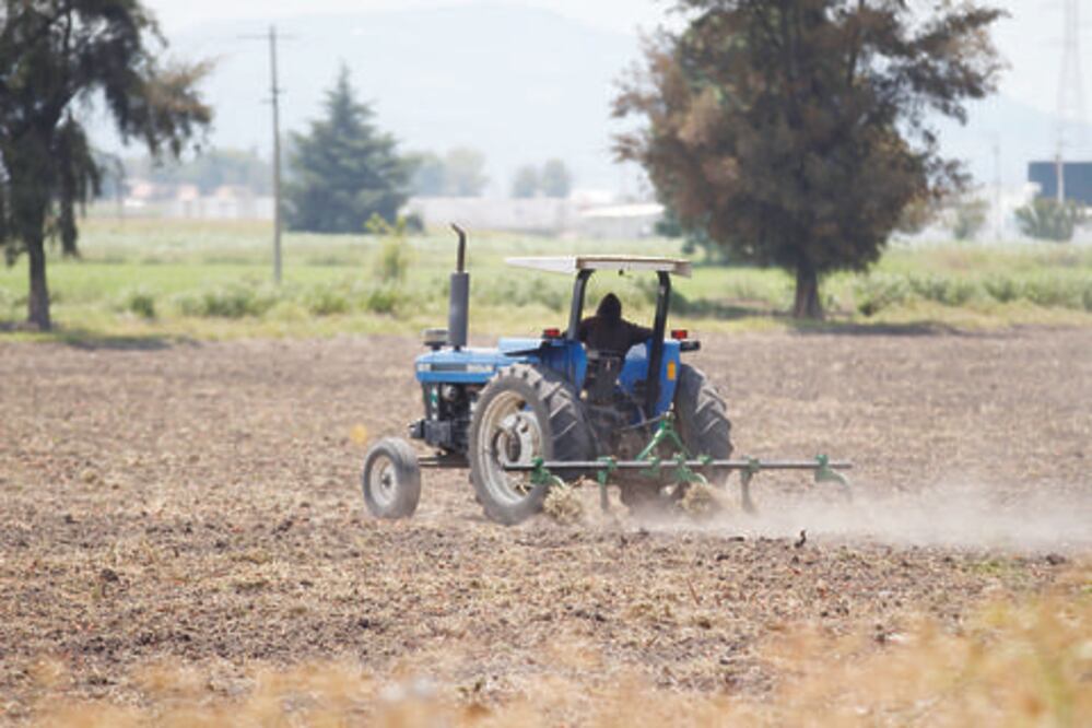 Calzada atenderá campo queretano