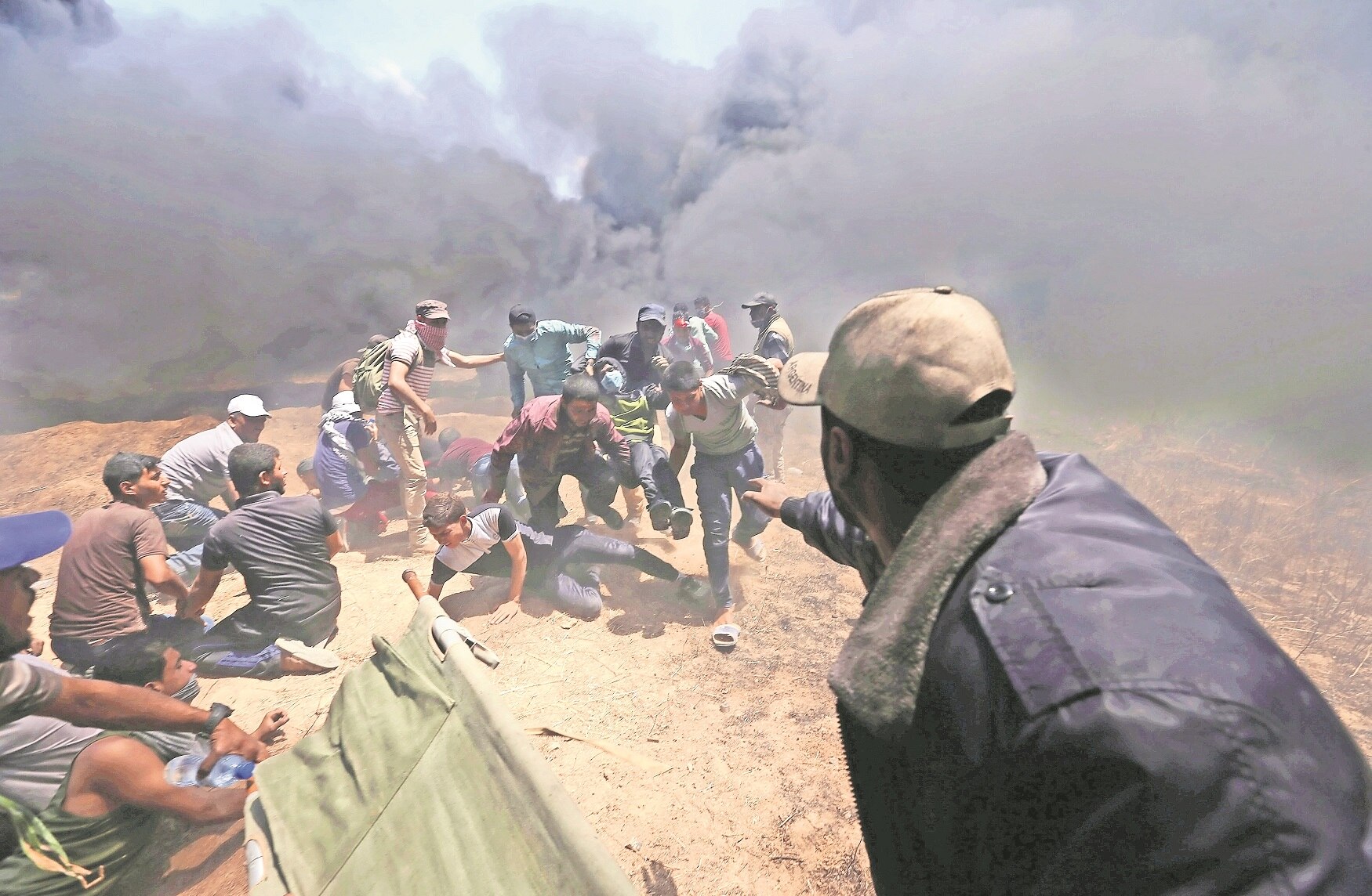 Israel mata a 58 palestinos; EU abre embajada