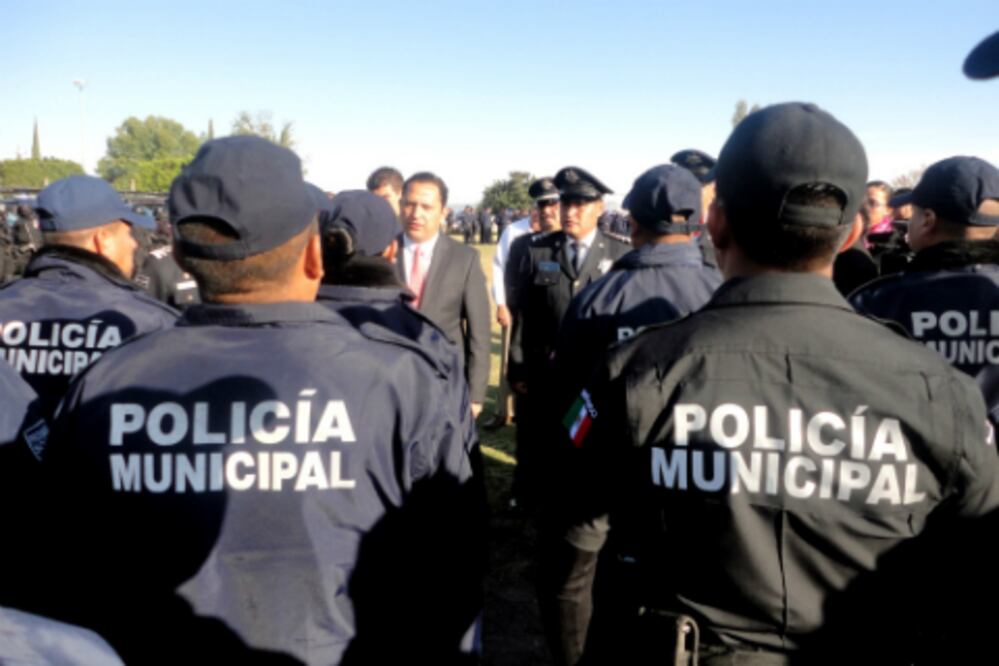 Preside Pineda pase de revista a la SSP