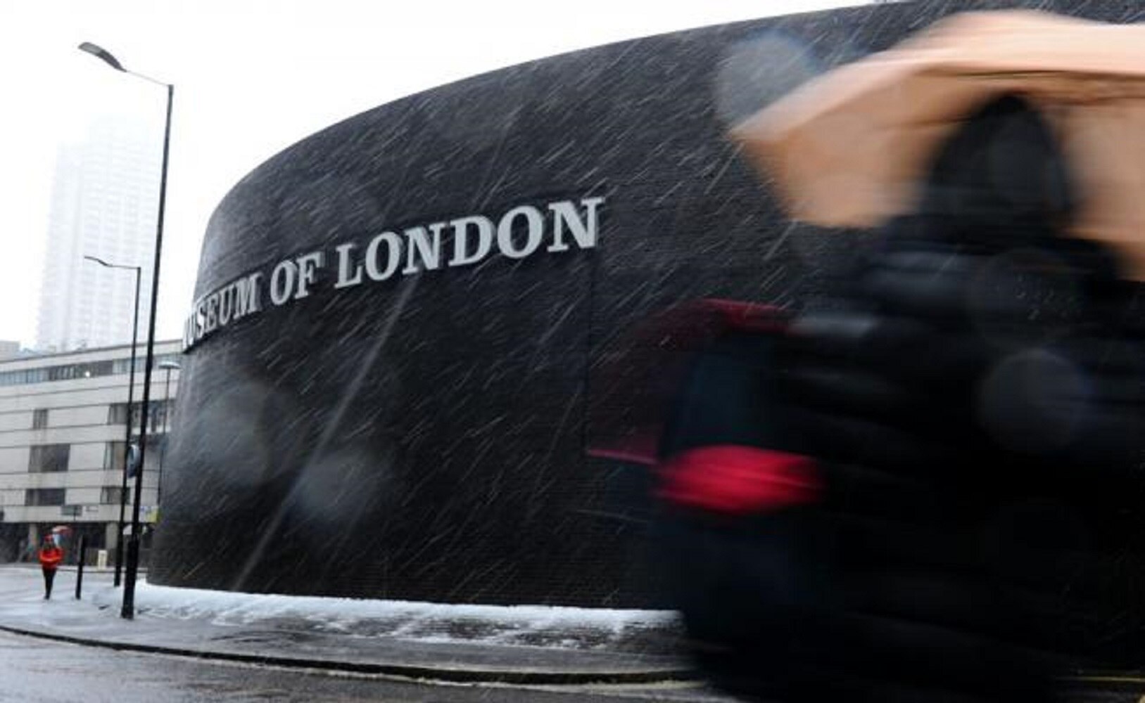 Fuerte nevadas en Europa afectan medios de transporte