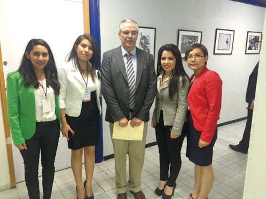 Destacan estudiantes en concurso nacional