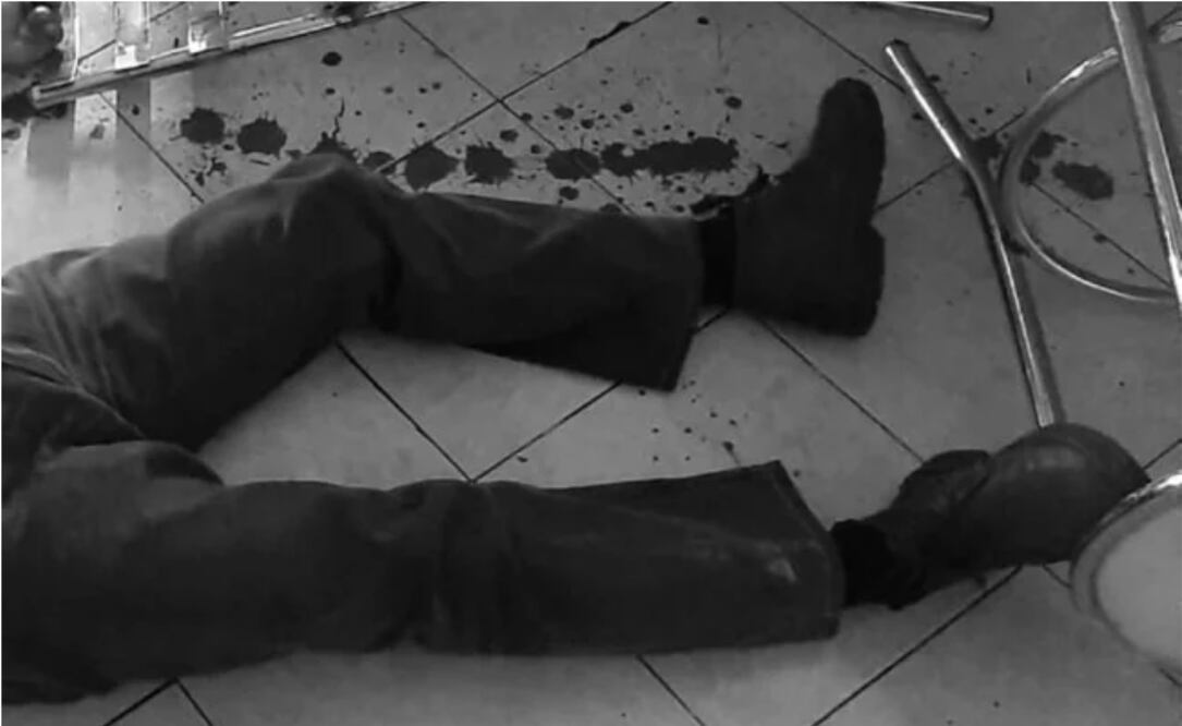 Encapuchado mata a hombre dentro de cocina económica en Neza