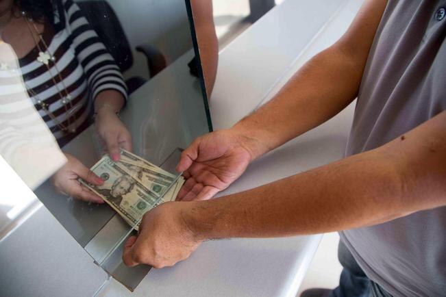 Aumenta 8% arribo de remesas en 2017