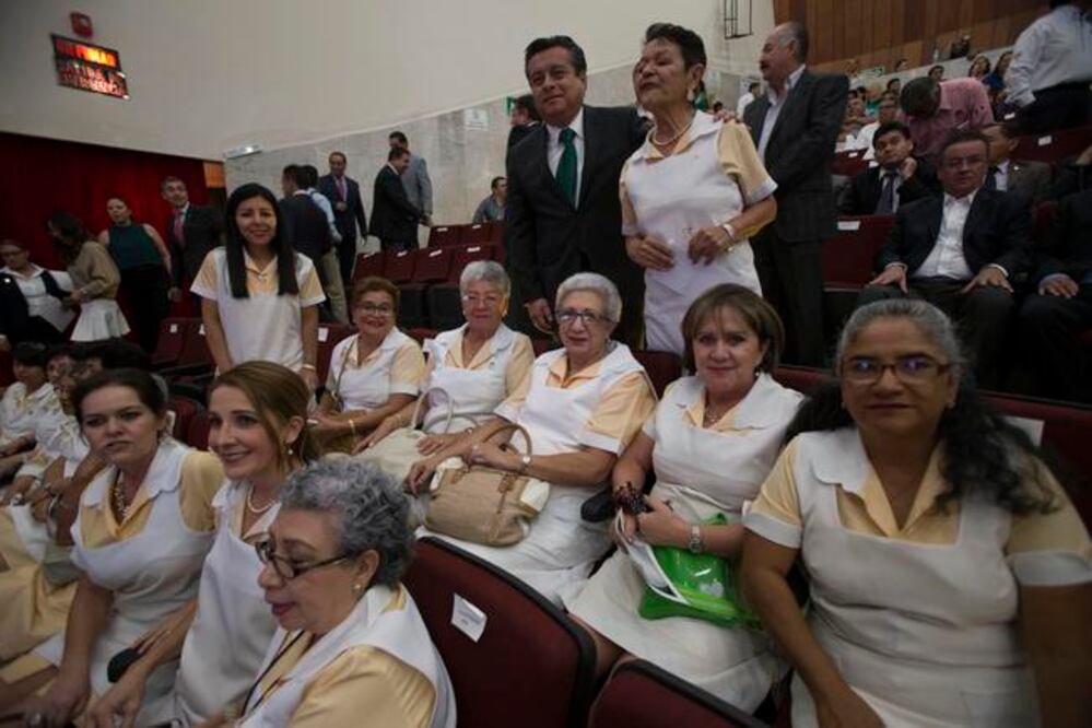 EL delegado Manuel Ruiz se comprometió a que cuando concluya el año todo el personal que labora en el IMSS habrá sido capacitado en diversas áreas, como en la atención y mejora en el servicio (DEMIAN CHÁVEZ. EL UNIVERSAL)