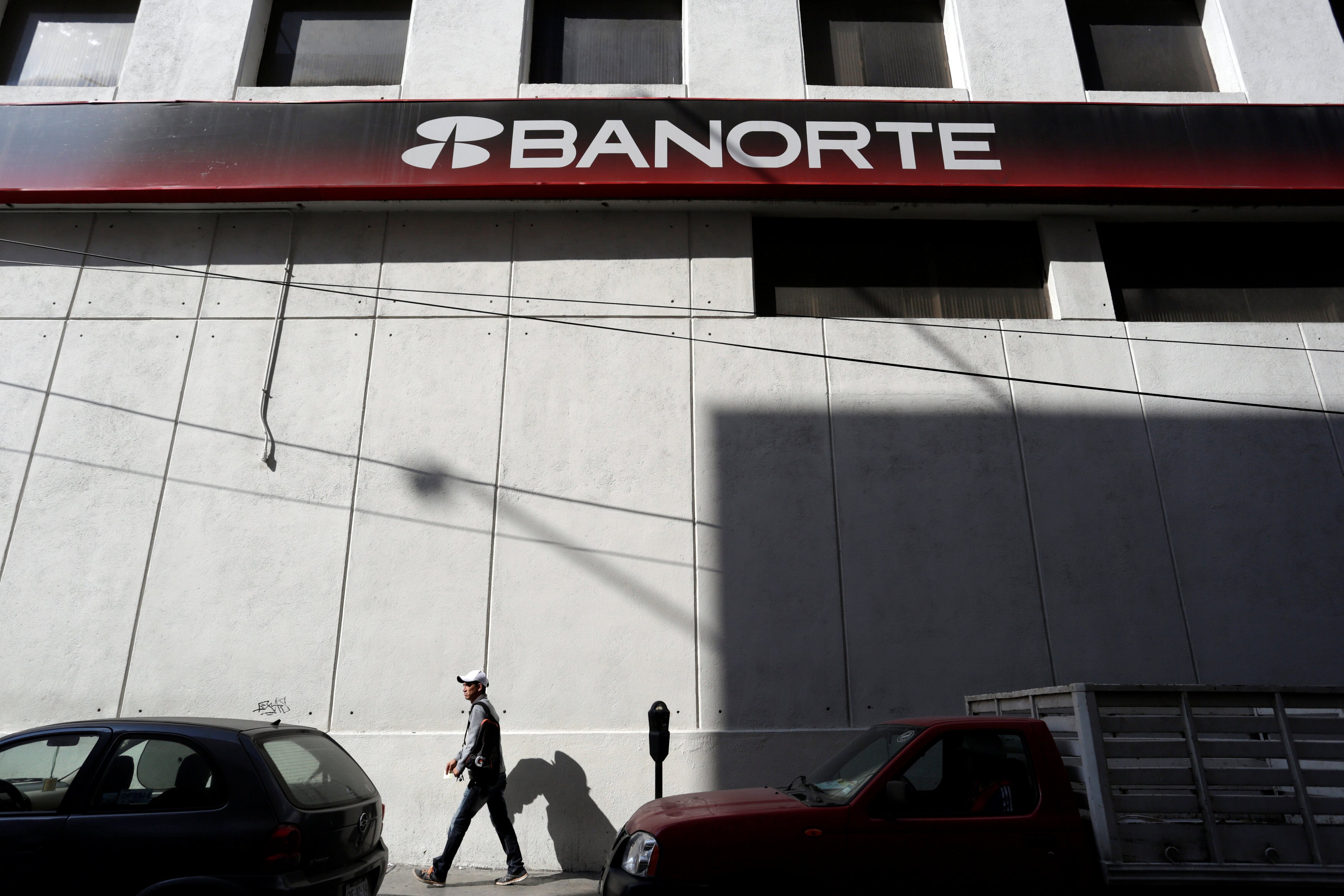 Banorte alcanza máximos en Bolsa