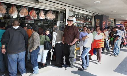 Piden investigar permisos de tiendas departamentales