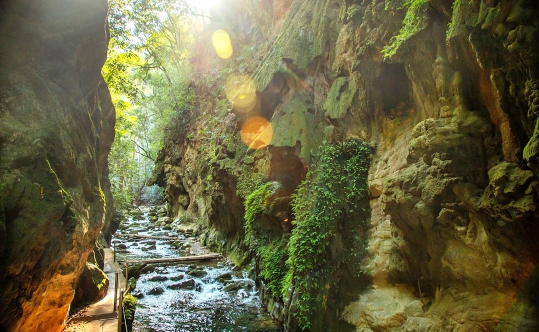 Puente de Dios en Pinal de Amoles. Foto: Secretaría de Turismo de México, FB