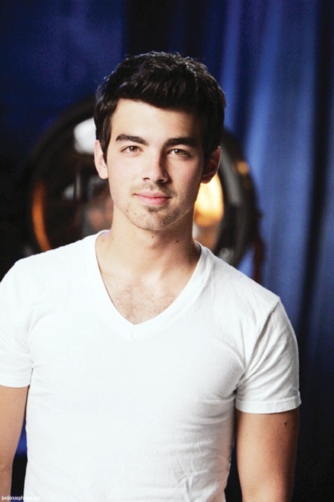 Joe Jonas revela sus excesos
