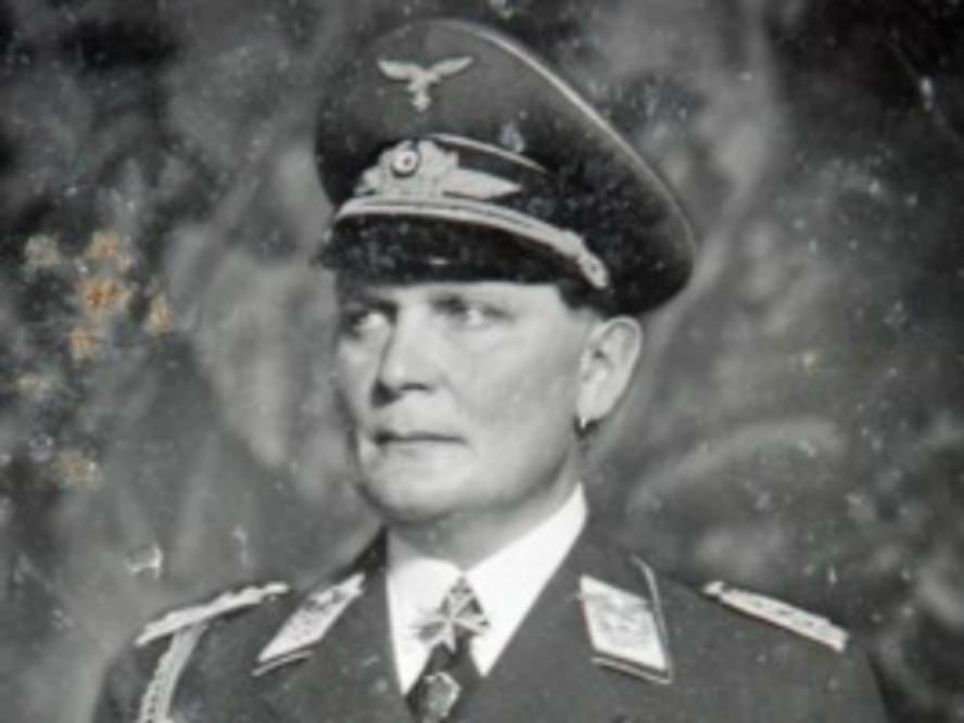 Subastan puros de amigo de Hitler