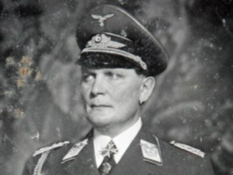 Subastan puros de amigo de Hitler