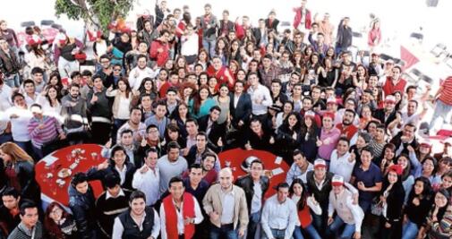 Pozo se reúne con jóvenes priístas
