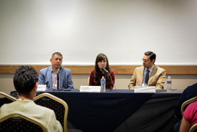 Reciben funcionarios taller para evitar discriminación