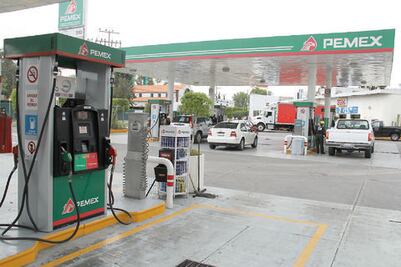 Solicitará UAQ gasolinera propia