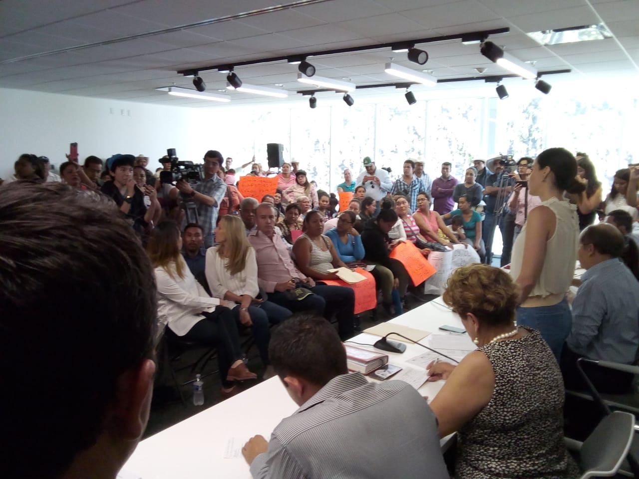 Congreso reprueba acto del candidato Mario Calzada