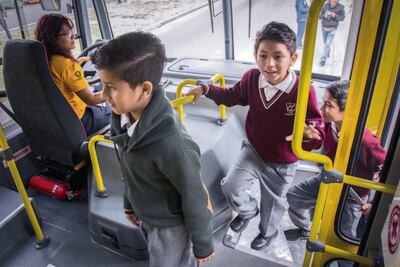 Activan sistema de transporte escolar gratuito