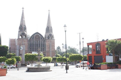 Calzada se reúne con edil de Escobedo
