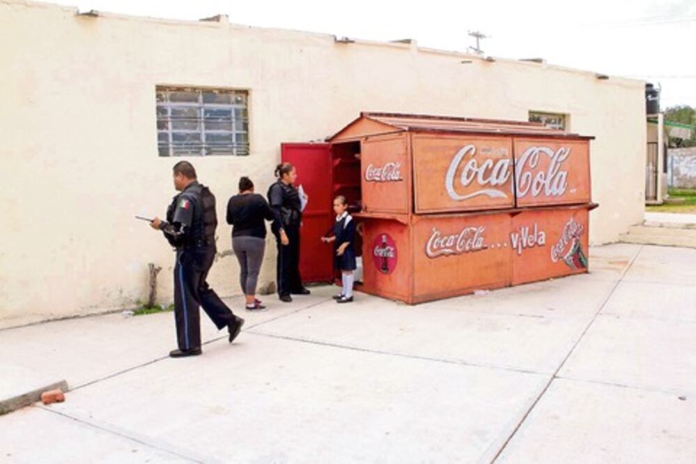 Detienen a 2 estafadores de escuelas primarias