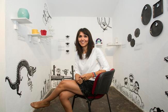 La diseñadora industrial, quien ha colaborado con artesanos mexicanos y japoneses, planea emprender una campaña de fondeo para adquirir un horno. (FOTOS: DEMIAN CHÁVEZ. EL UNIVERSAL)