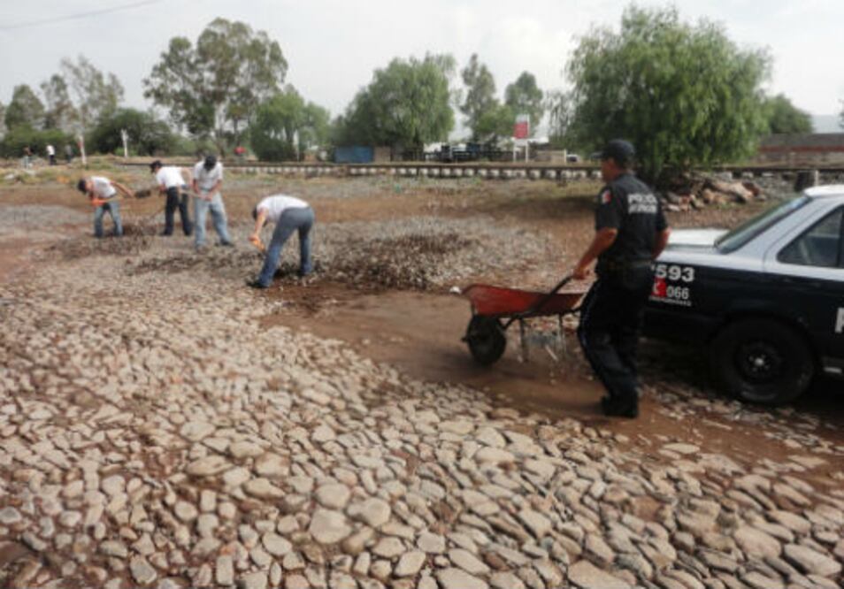 Realizan limpieza de calles en La Llave