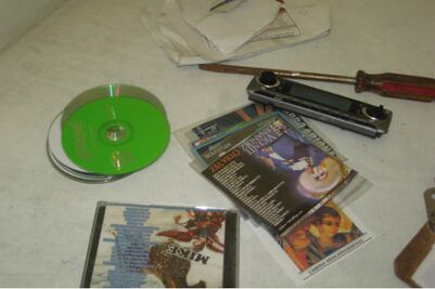 Aseguran a dos sujetos por robo de auto