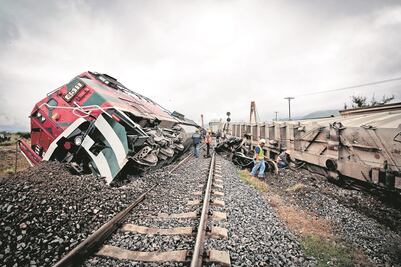 Descarrilan tren en Tequis para asaltarlo