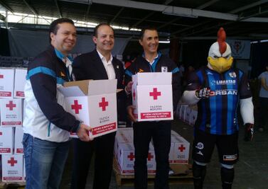 Gallos Blancos apoya a la Cruz Roja