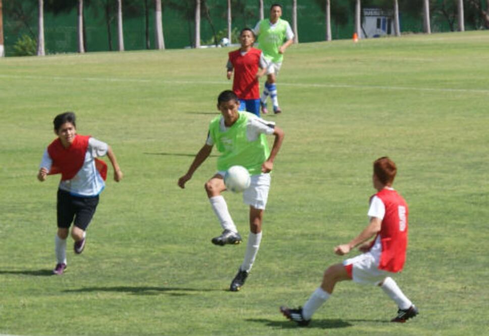 Jóvenes luchan por su sueño