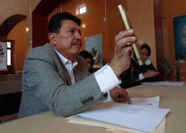 Sociedades necesitan de escritores: Santana