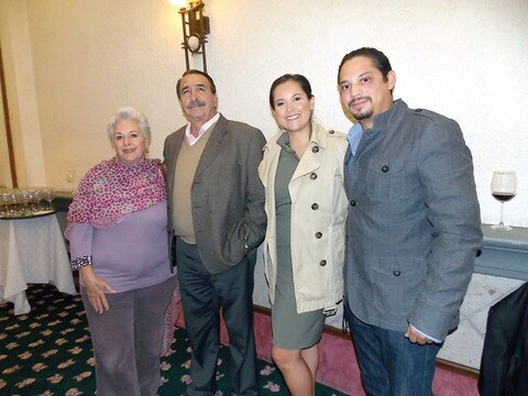 Velada con queso, pan y vino