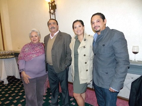 Velada con queso, pan y vino