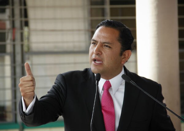 Apuesta Pineda a gabinete joven