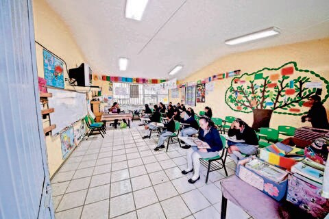 Reconocen déficit de docentes