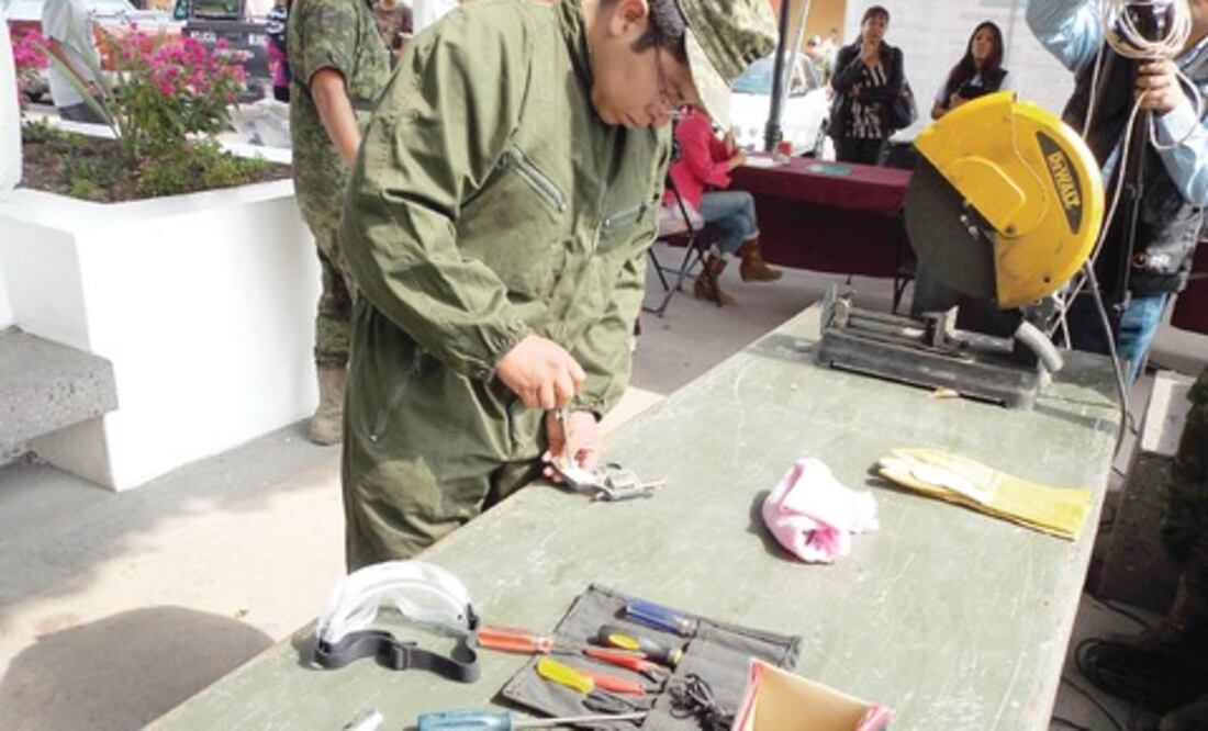 En canje de armas, entregan 12 granadas