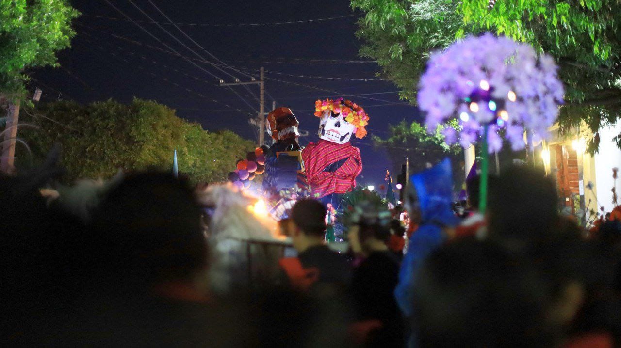 Realizan la Marcha de los Muertos 2025 y Concurso de Disfraces en San Juan del Río
