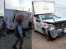 Tren impacta camioneta repartidora de frituras en cruce de Santa María Magdalena