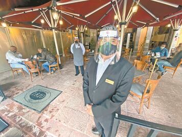 Medidas antiCovid frenan recuperación de sector restaurantero