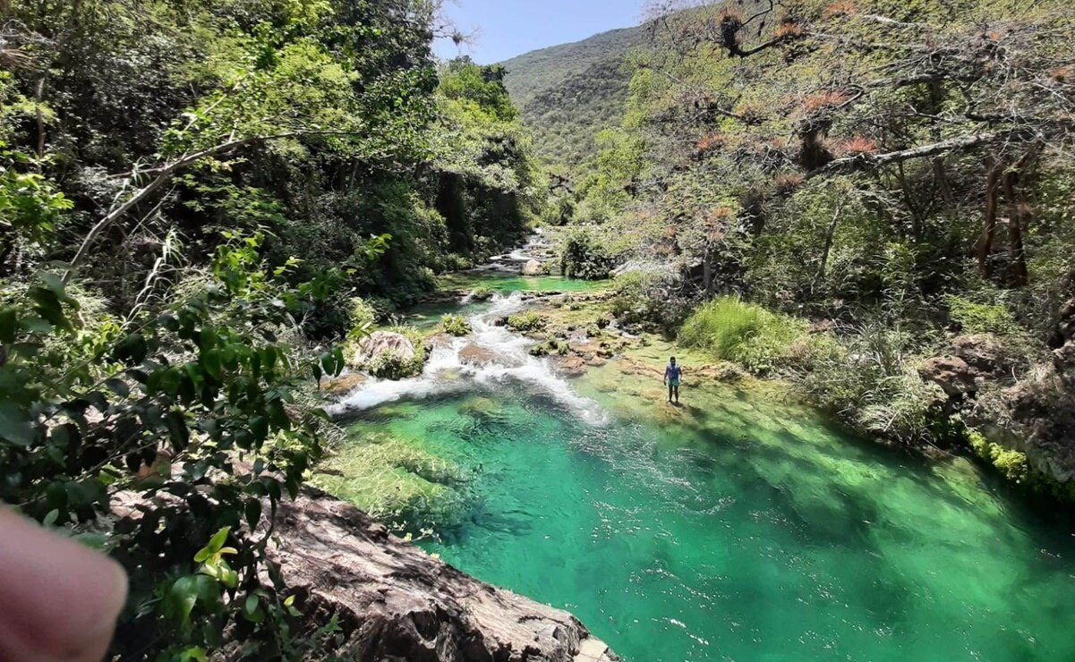 Conoce Los Arquitos Ayutla y sus aguas color turquesa en la Sierra Gorda de Querétaro 