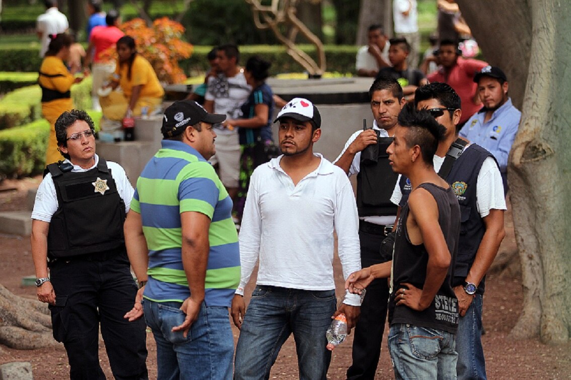 Detienen a sujeto que se hacía pasar como servidor público