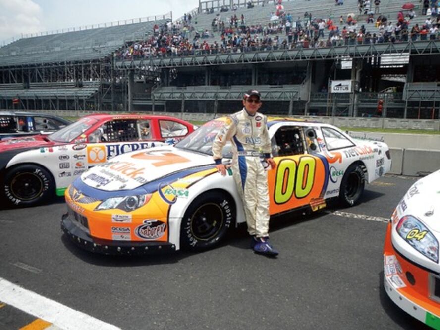 Pilotos locales se lucen en pistas