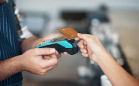 Prevén caída del uso de efectivo en México hacia 2030; pagos digitales en gasolineras impulsarán adopción