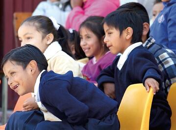 Llaman a cuidar a niños en vacaciones