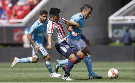 Chivas y Querétaro empatan por la mínima