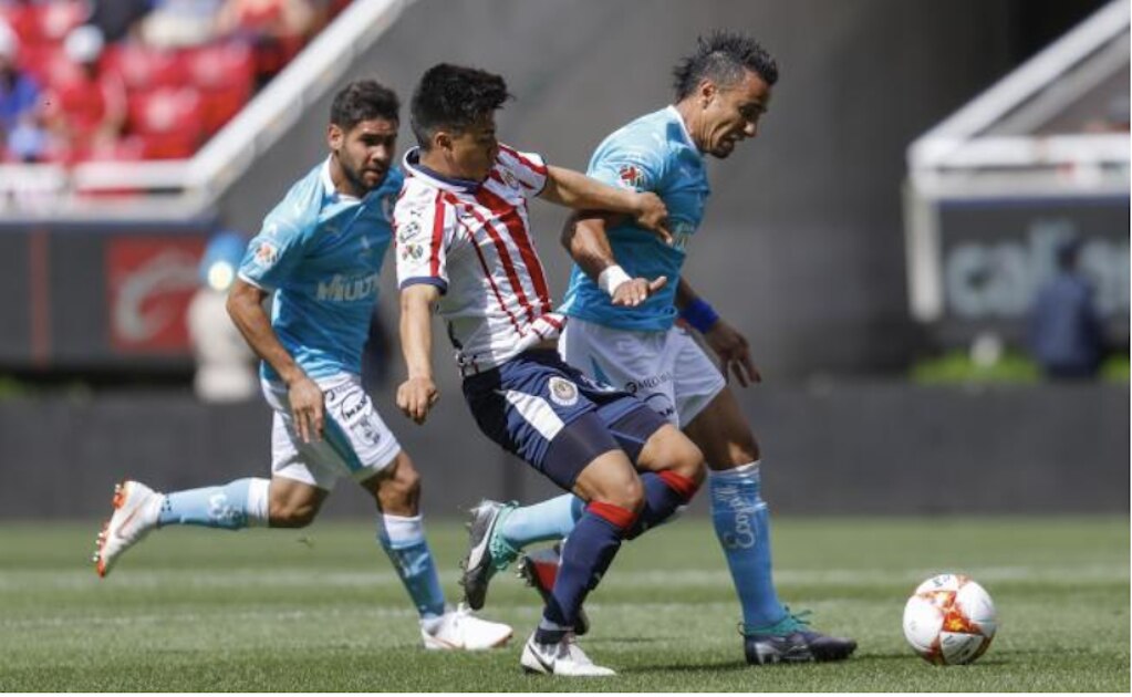 Chivas y Querétaro empatan por la mínima